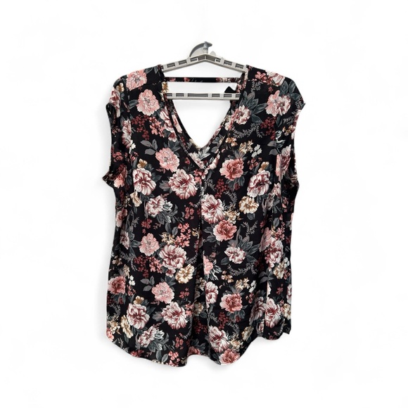 Floral V-Neck Women's Top - Black and Pink Sz 1X - Picture 1 of 4